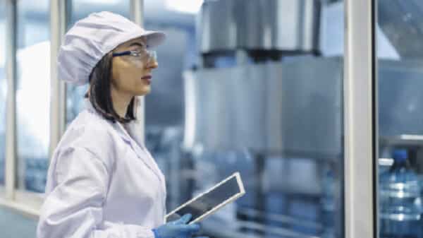 Trazabilidad alimentaria sin Excel: conecta ERP, planta y calidad | Microsoft Business Central + MES